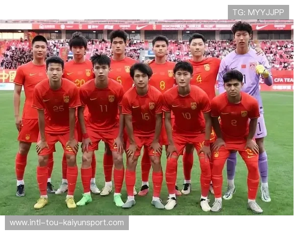 国青队训练节奏加快，主帅强调推进速度和逼抢质量